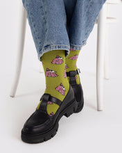 Load image into Gallery viewer, Baggu Crew Socks - Snoopy