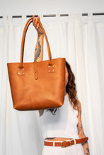 Load image into Gallery viewer, Market Canvas Moore Refined Tote Bag