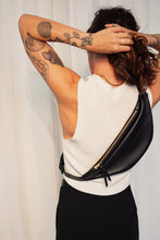 Load image into Gallery viewer, Market Canvas Laurel Sling Bag