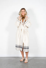 Load image into Gallery viewer, Tofino Towel Hawthorne Robe