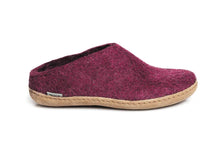 Load image into Gallery viewer, Glerups Slip-On - Cranberry