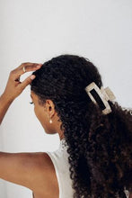 Load image into Gallery viewer, Supercrush Crush Clip