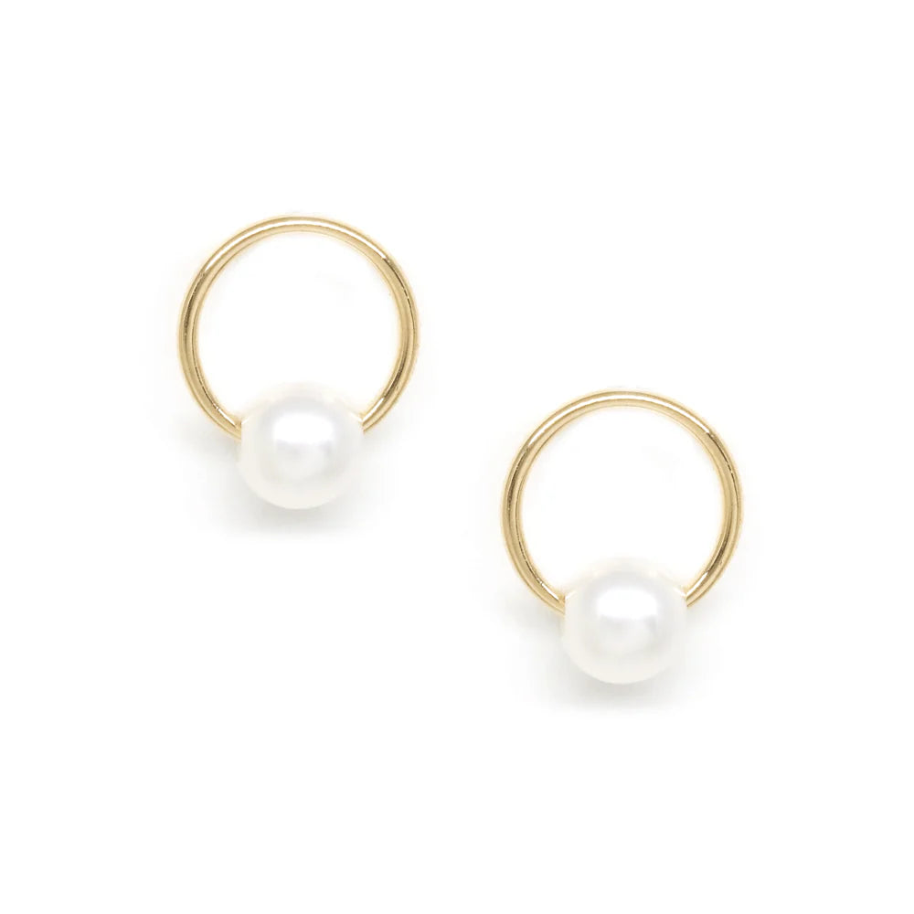 Poppy Finch Small Circle Pearl Earrings