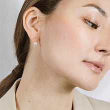 Load image into Gallery viewer, Poppy Finch Small Circle Pearl Earrings
