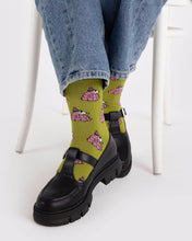 Load image into Gallery viewer, Baggu Crew Socks - Snoopy
