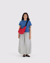 Load image into Gallery viewer, Baggu Medium Nylon Crescent Bag - Candy Apple
