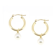 Load image into Gallery viewer, Poppy Finch Small Gold Hoop Pearl Earrings
