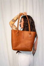 Load image into Gallery viewer, Market Canvas Moore Refined Tote Bag
