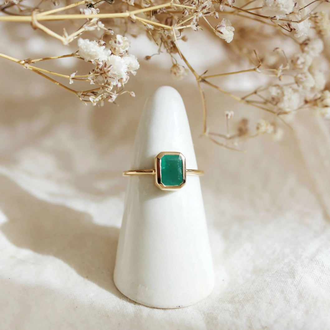 Little Gold Emerald Olivier Ring